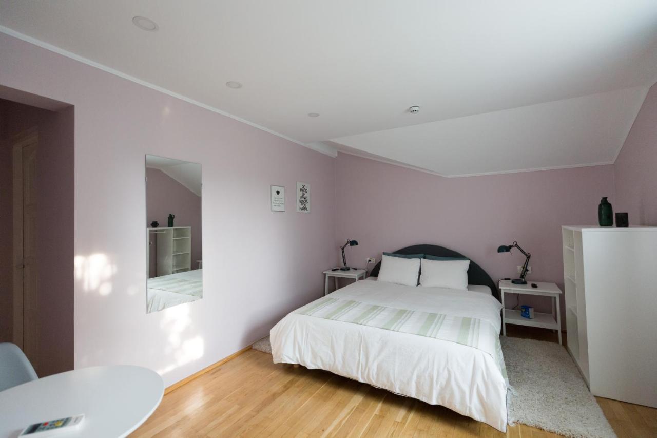 ホテル Casa Ris Târgu Jiu エクステリア 写真