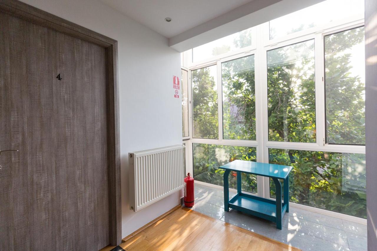 ホテル Casa Ris Târgu Jiu エクステリア 写真